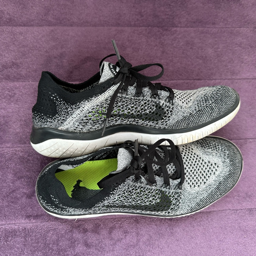 Nike Free Run Flyknit Sneakers ~ Size 8